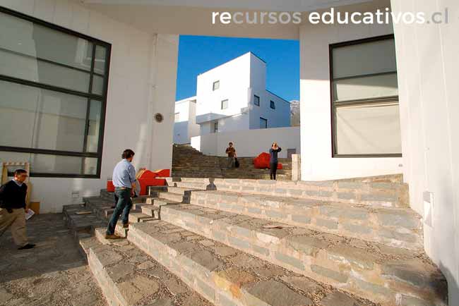 Acceso a Universidad Adolfo Ibáñez en Chile